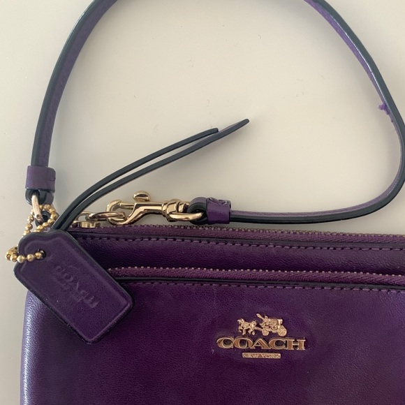 Coach wristlet in purple - Picture 2 of 3